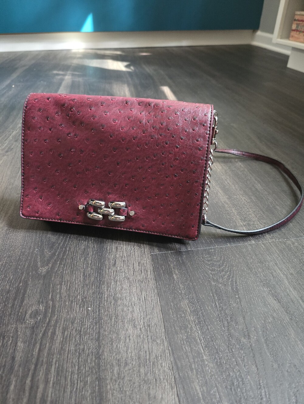 Dana Buchman Ostrich Embossed Crossbody Bag Burgundy Wine Silver Chain Strap